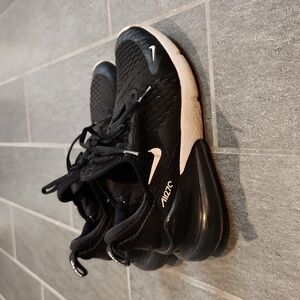 Nike Airmax 270's size 6Y